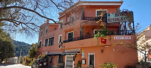 Almenara Hostal