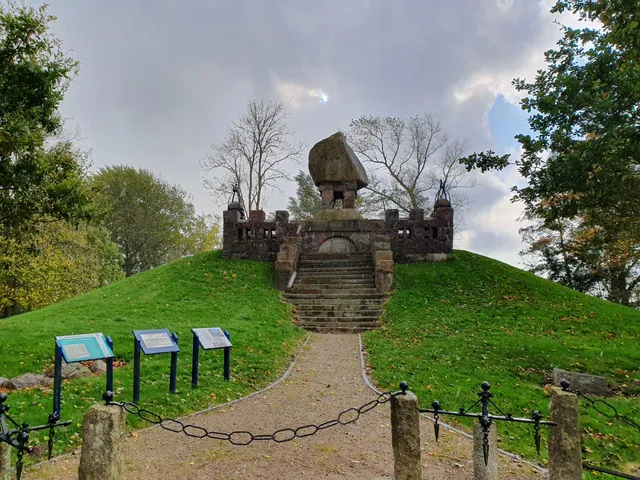 Landesdenkmal Dusenddüwelswarf