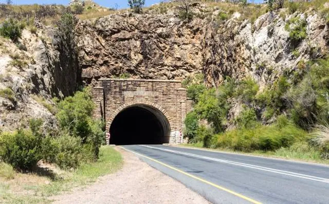 TUNNELS Taninga
