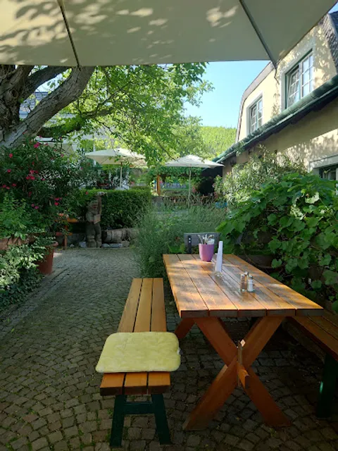 Heuriger Trat-Wiesner