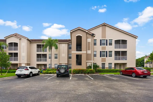 Kasa Wellington South Florida