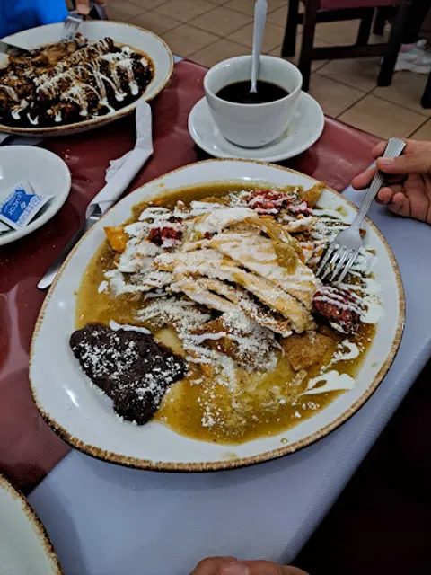 Messa Rica Café-Restaurant