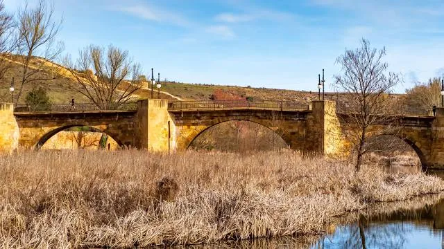 Puente de Piedra Medieval