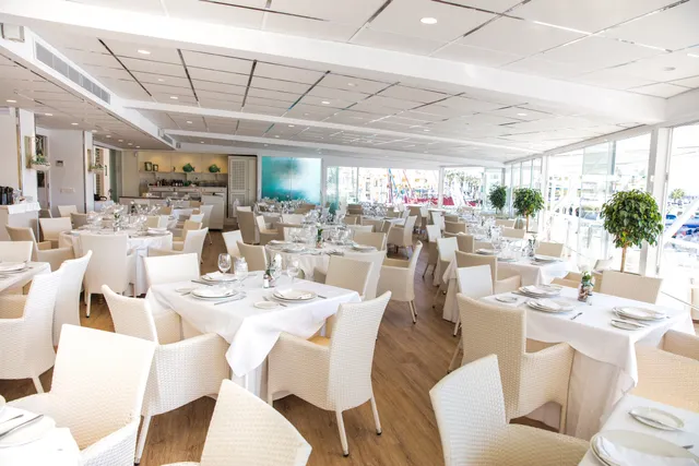 Los Mellizos Puerto Marina El Mero