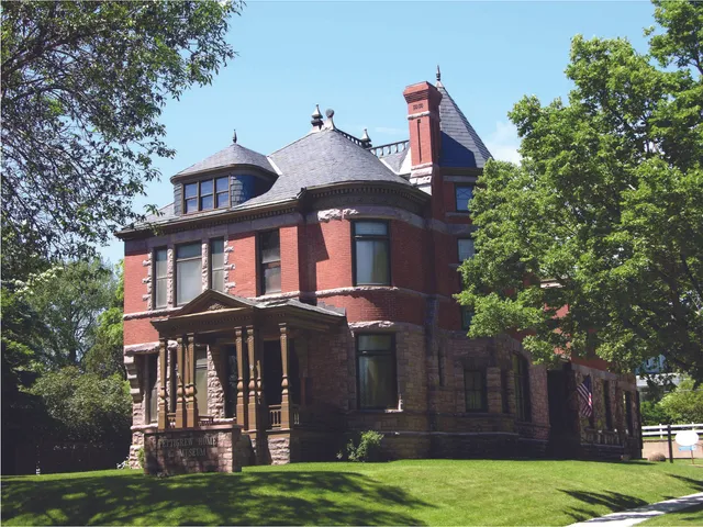 Pettigrew Home & Museum