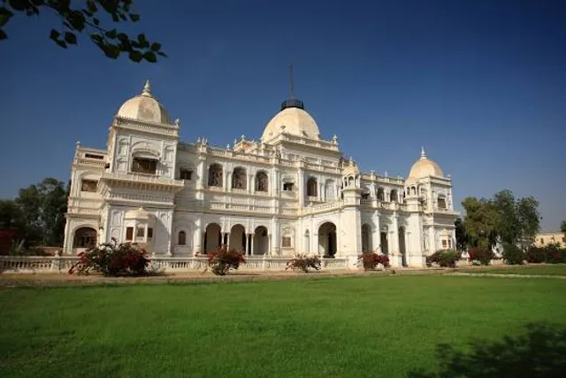 Masjid Sadiq Garh Palace مسجد صادق گڑھ محل