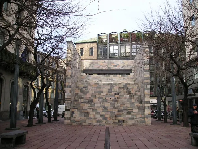 Aldo rossiㅡMonument to Sandro Pertini