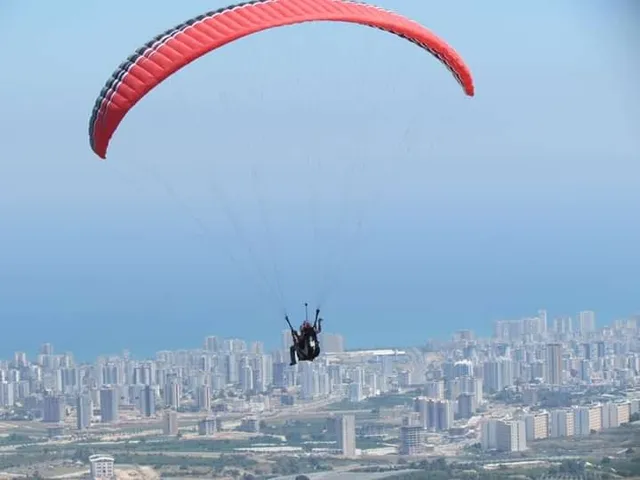 Gelincik Tepesi Yamaç Paraşütü