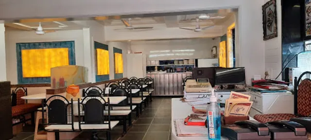 Status Veg Family Restaurant