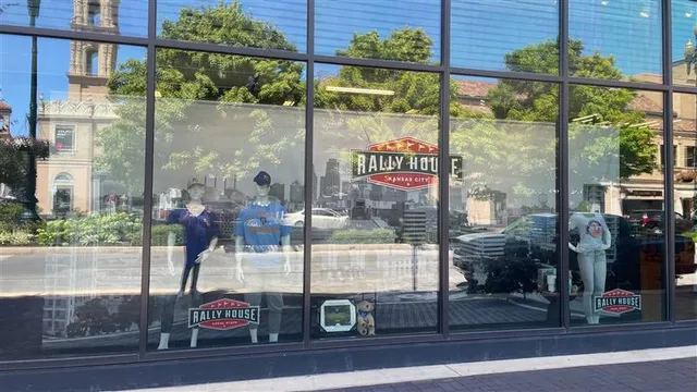 Rally House Plaza East