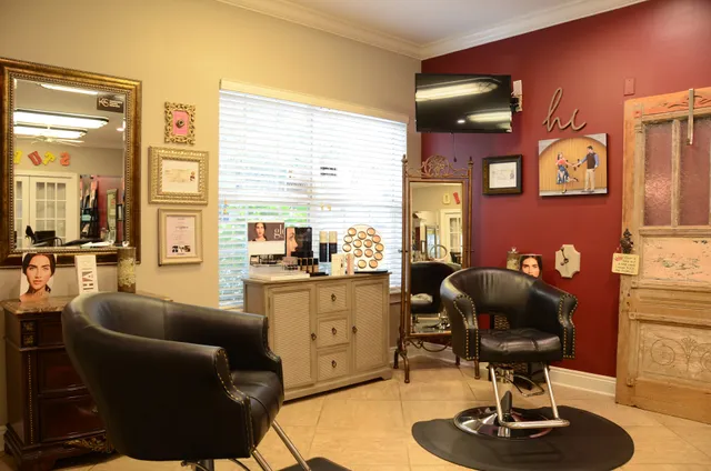 Art 'n' Illusion Hair Salon & Photography Studio