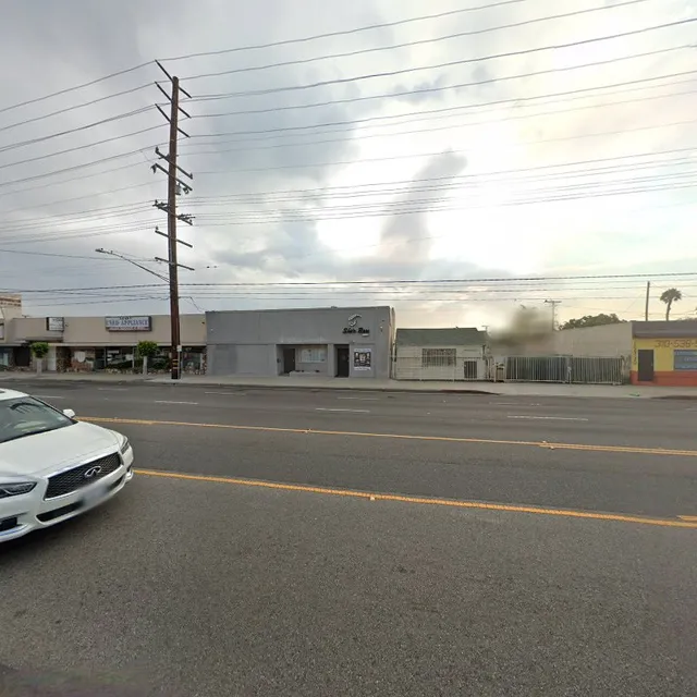 She’s Rare Beauty Bar