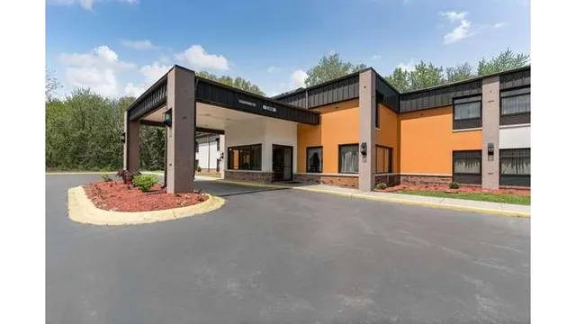 Quality Inn & Suites Portage Central