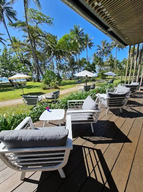 Castaways Beach Bar & Grill