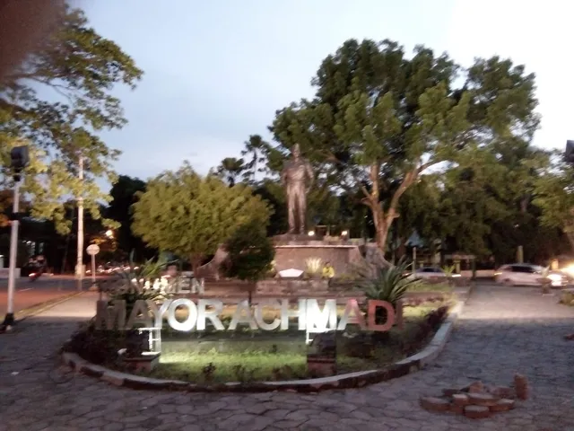 Monumen Mayor Achmadi