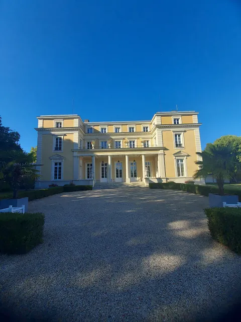 Chateau de Voisins