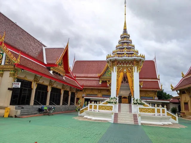 Wat Bang Prathun Nok