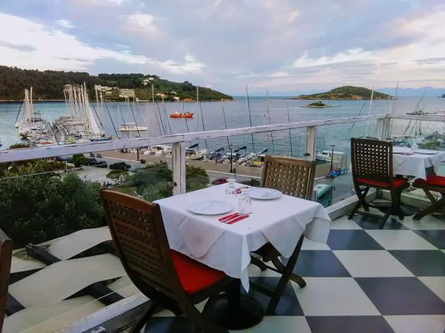 Cookoonari Restaurant