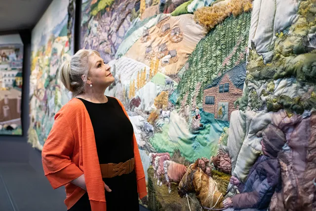 Yarns Artwork in Silk Deloraine