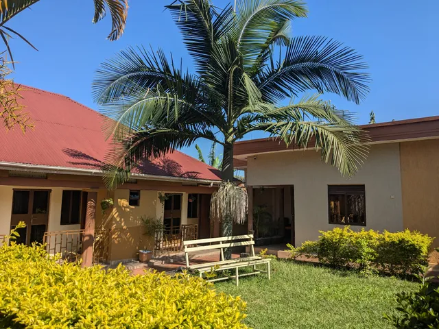 Palmstar motel fort portal