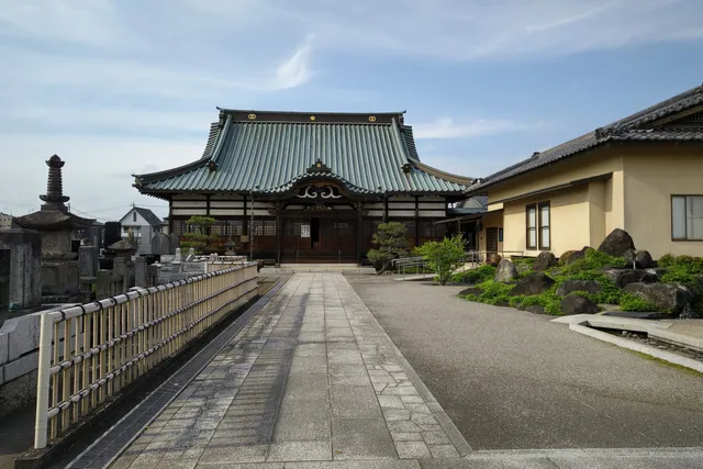 Tokushōji Temple