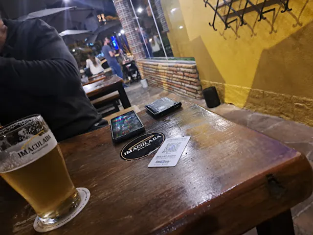 Lands Beer and Brothers Pub