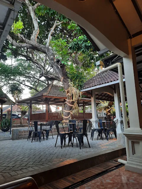 Doi Cafe Coffee & Kitchen