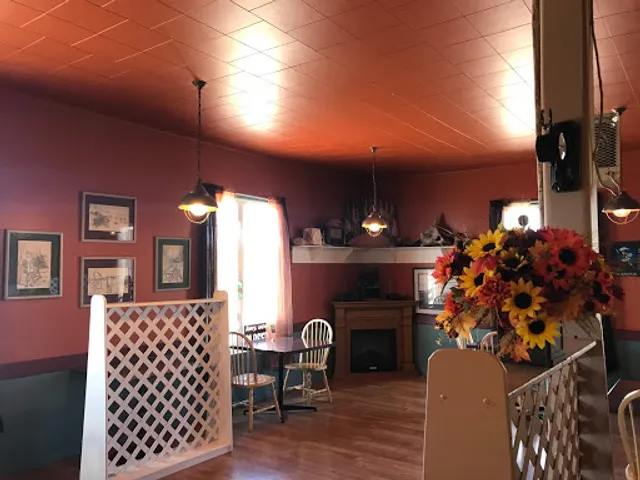 Whaler's Restaurant & Cabins