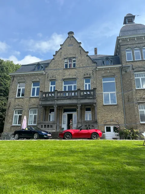 Le Manoir De La Douve