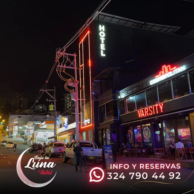 Bajo La Luna Hotel