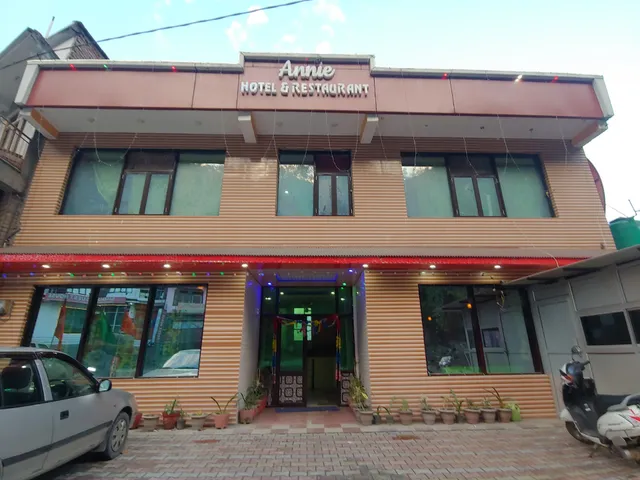 OYO 29286 Annie Hotel And Restaurant