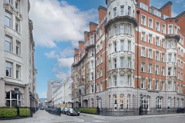 Radisson Blu Hotel, London Tottenham Court Road