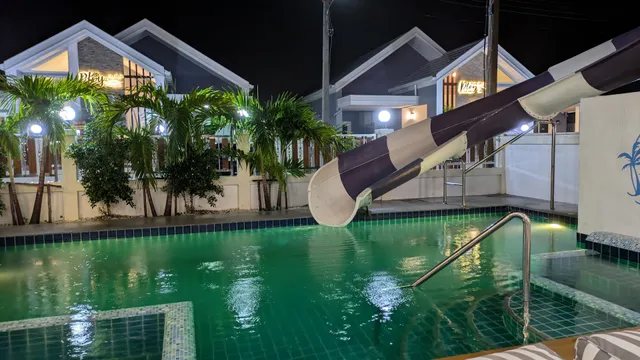 ploy poolvilla ชะอำ