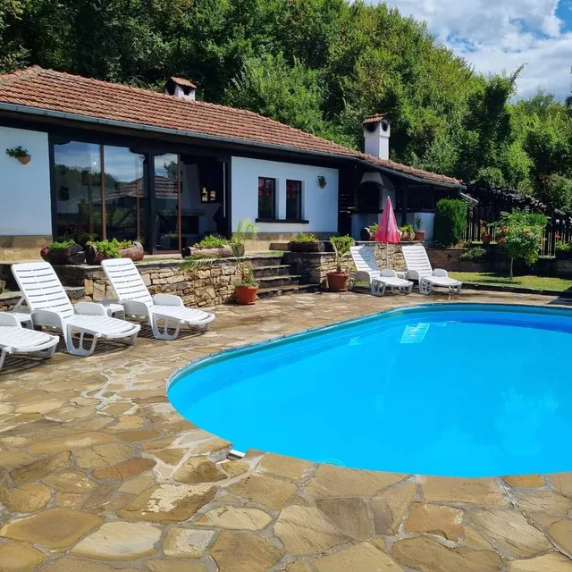 АРНАТА КЪЩА