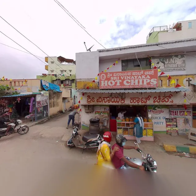 Sri Vinayaka Hot Chips