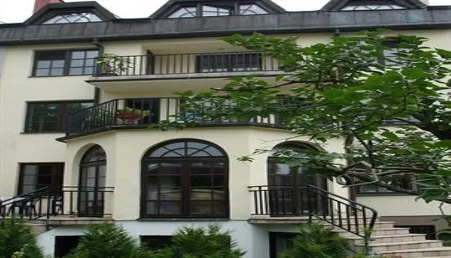 WAWABED Warsaw Bed and Breakfast