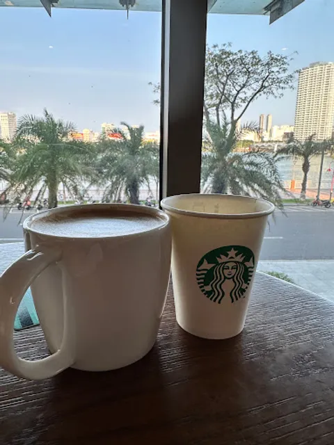Starbucks Bach Dang
