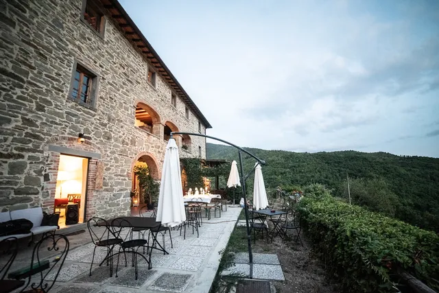 Agriturismo Casentino - Fattoria Ventrina - Appartamenti con piscina all'aperto