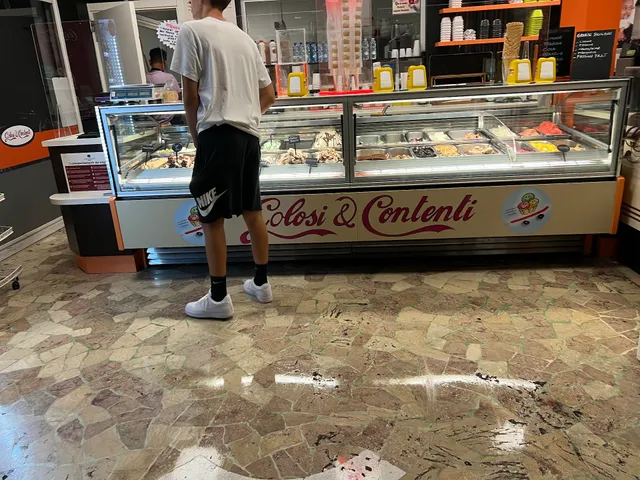 Gelateria Golosi E Contenti