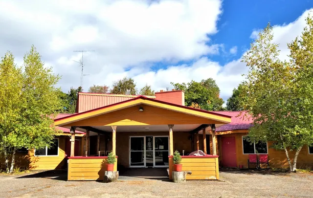 Hiawatha Lodge & Resort