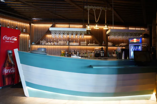 H2O Cafe And Restaurant (Shisha Lounge)