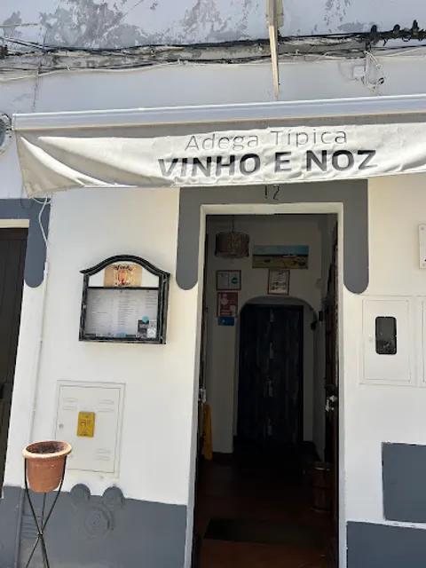 Vinho e Noz by Rui Silva