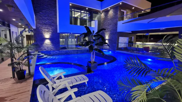 G R A N D C H A L E T