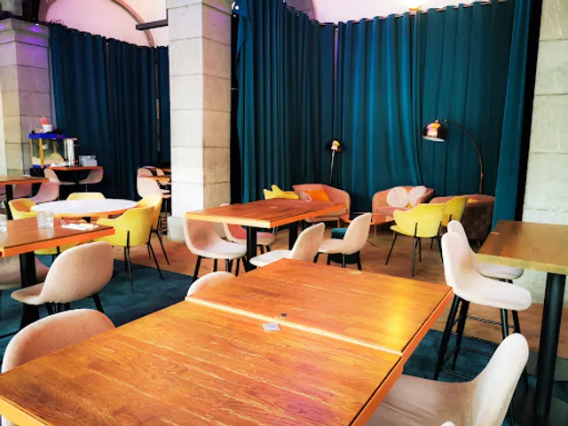 Hector - Café & Cocktail bar