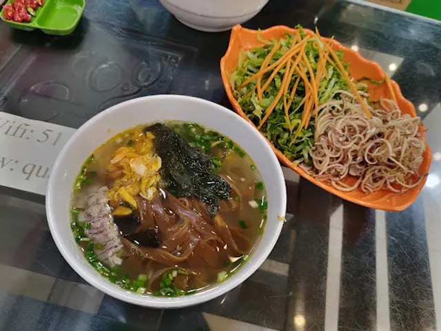 Bánh Đa Cua Bà Cụ