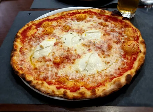 Akropolis pizzeria da asporto - sala interna