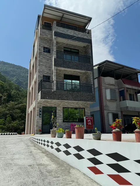 金崙溫泉.發扶龍岸民宿