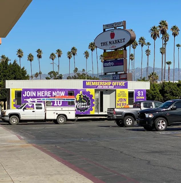 Washington Square Discount Mall