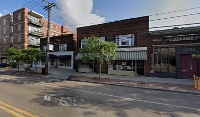 Larchmere Deli & Beverage