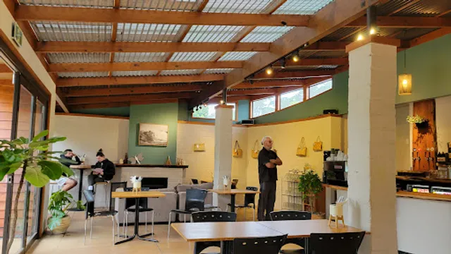 Hot Waves Café . Day Bar . Gallery